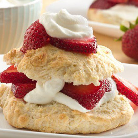 Biscuit à la vanille et à la crème de fraise
